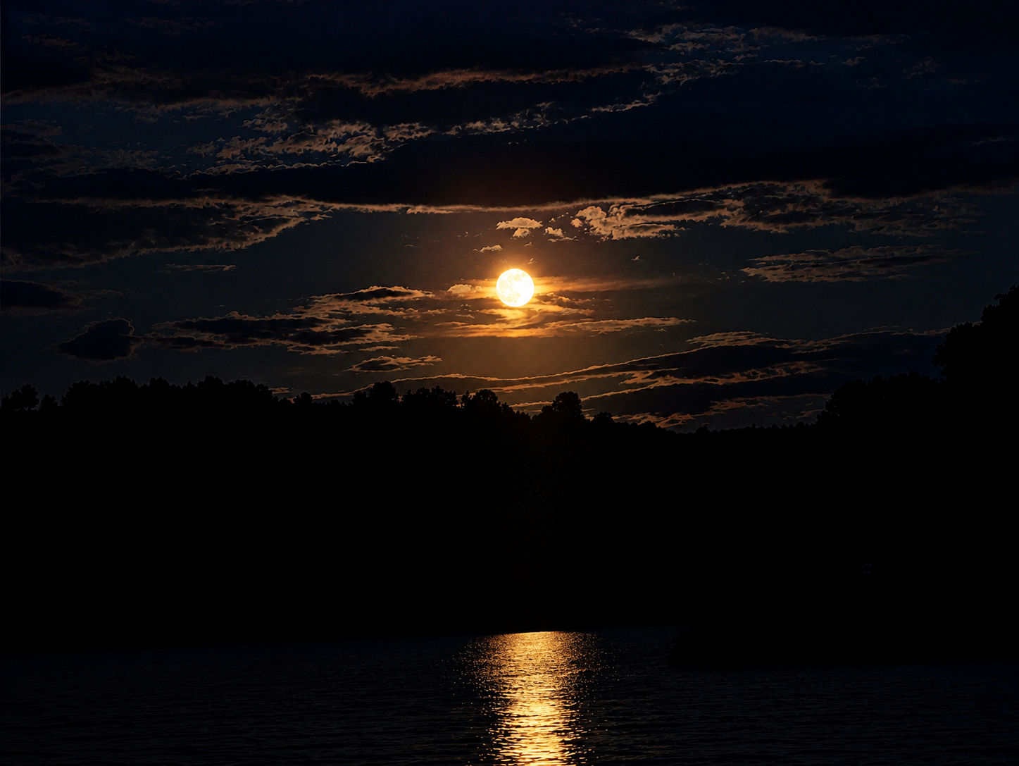 La pleine lune influence-t-elle vraiment le comportement des carpes ?