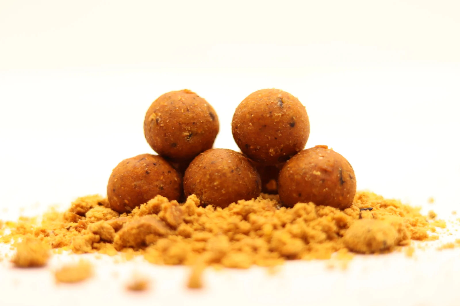 Bouillette HOT-PINA PandP Baits – mélange fruité et épicé à l’ananas pour la pêche de la carpe